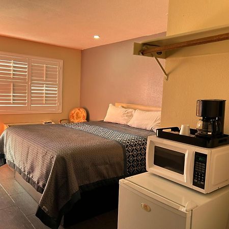California Inn Hotel And Suites Adelanto Us 395 Extérieur photo