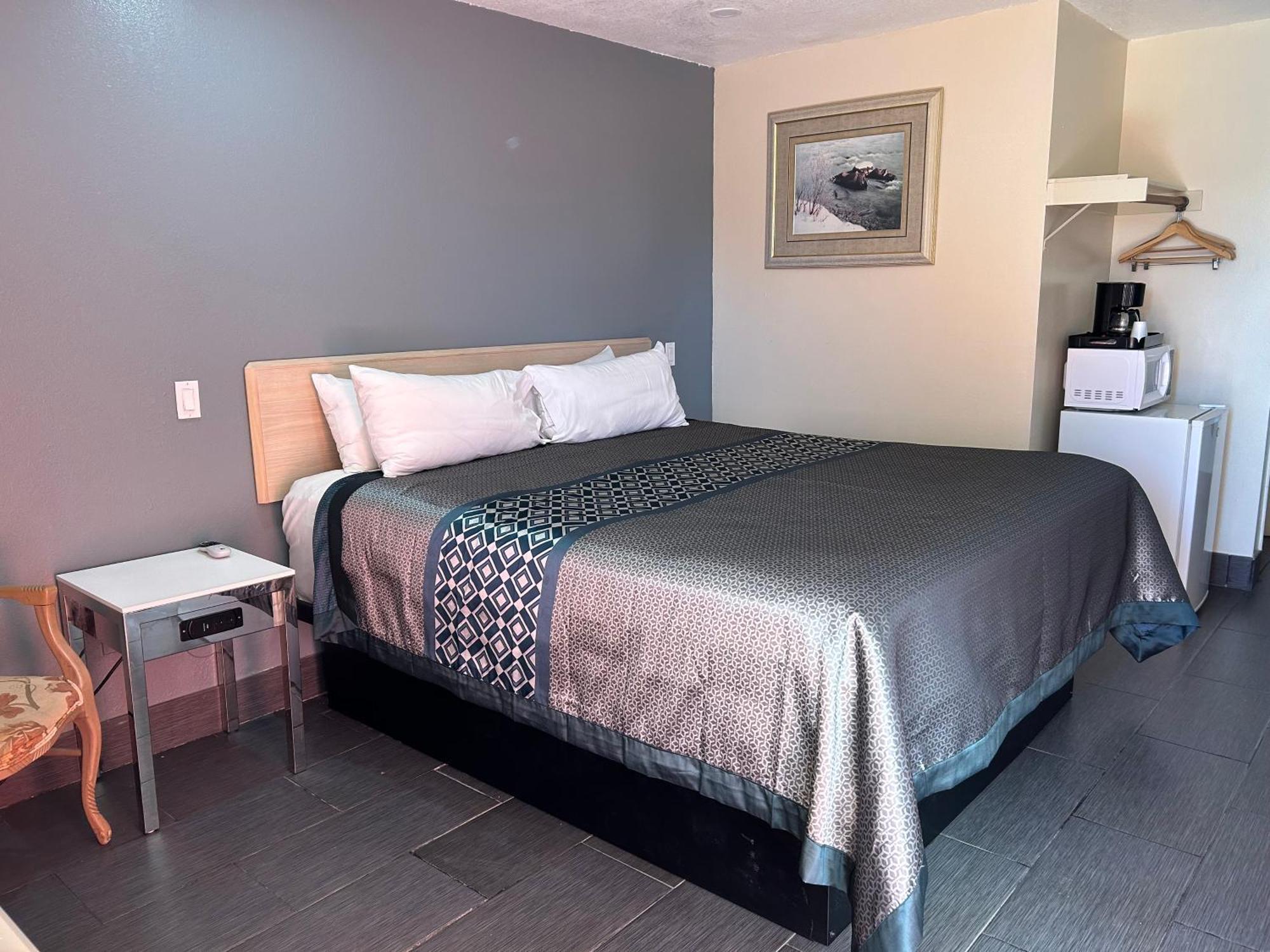California Inn Hotel And Suites Adelanto Us 395 Extérieur photo
