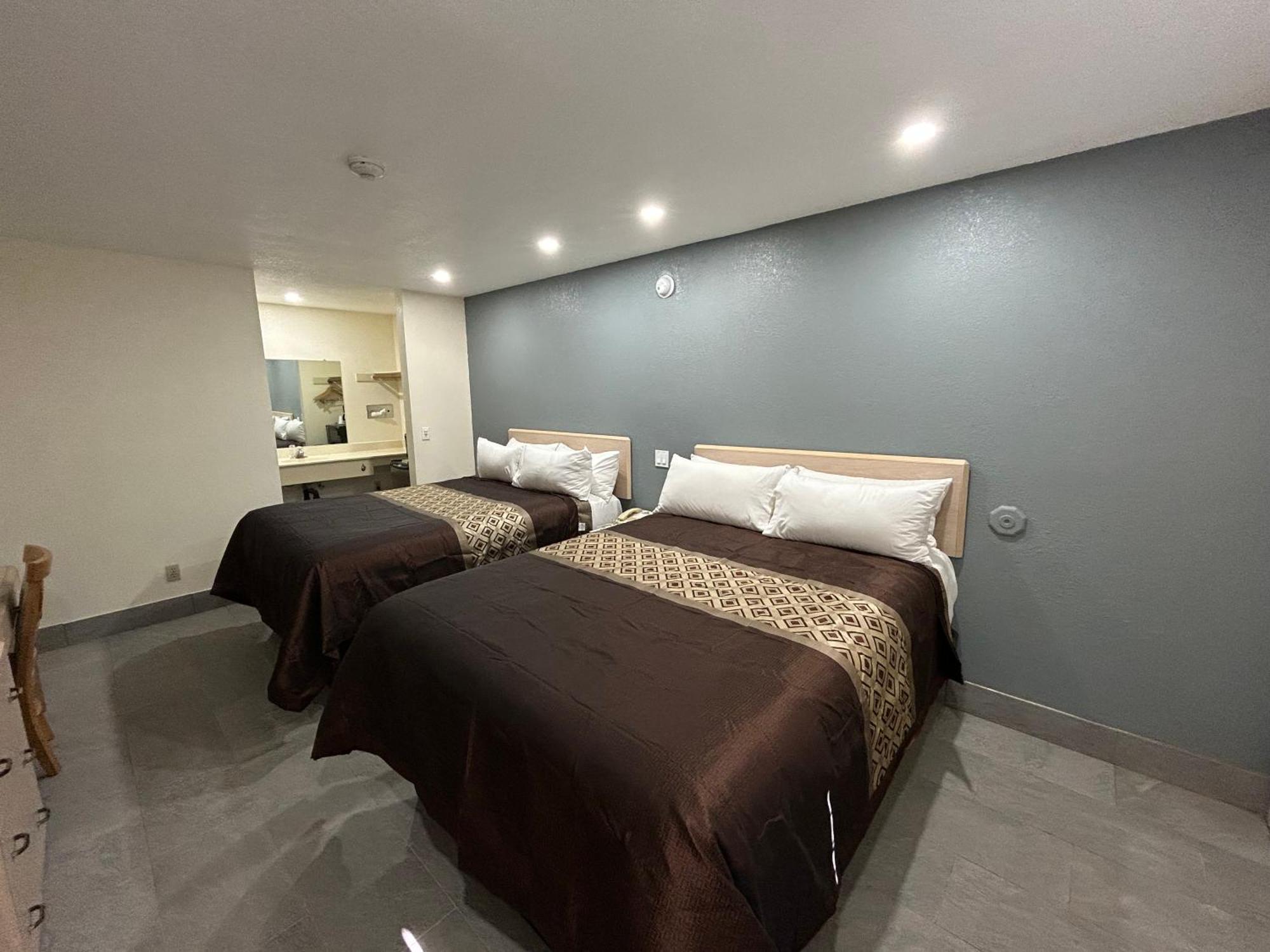 California Inn Hotel And Suites Adelanto Us 395 Extérieur photo