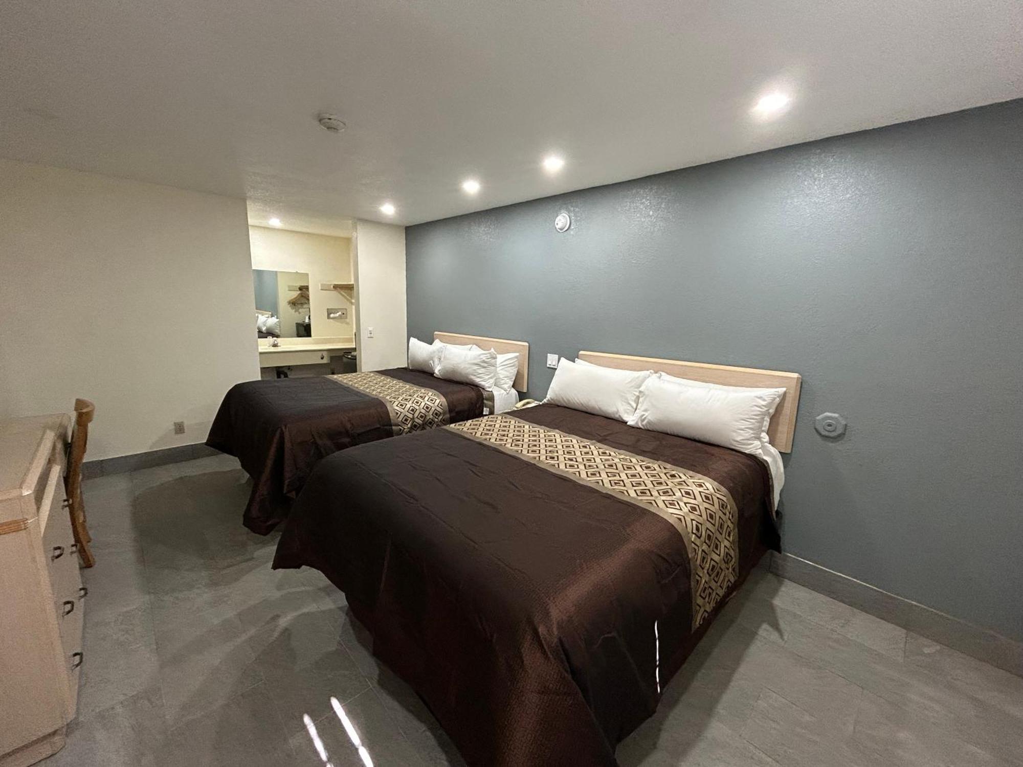 California Inn Hotel And Suites Adelanto Us 395 Extérieur photo