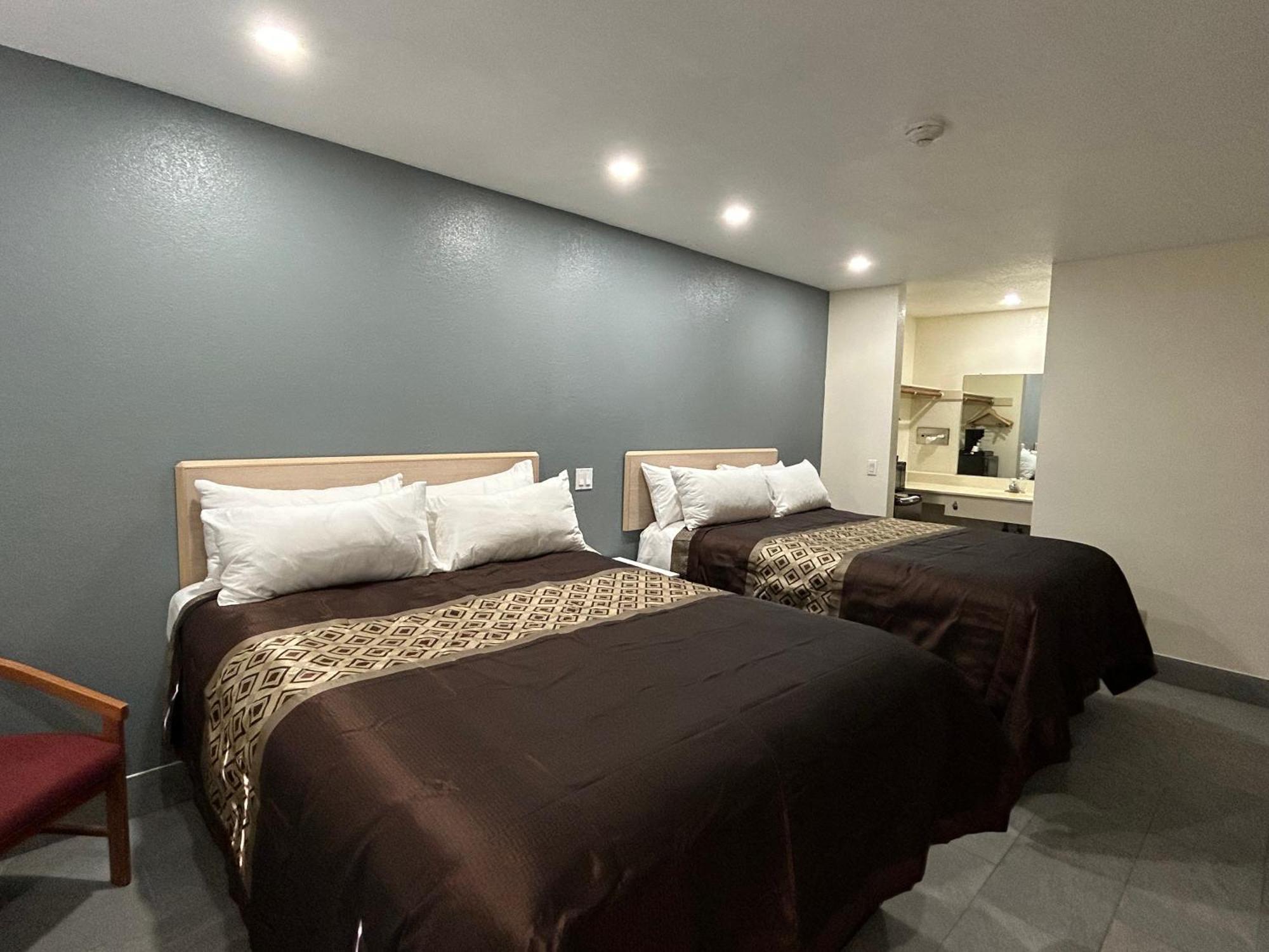 California Inn Hotel And Suites Adelanto Us 395 Extérieur photo
