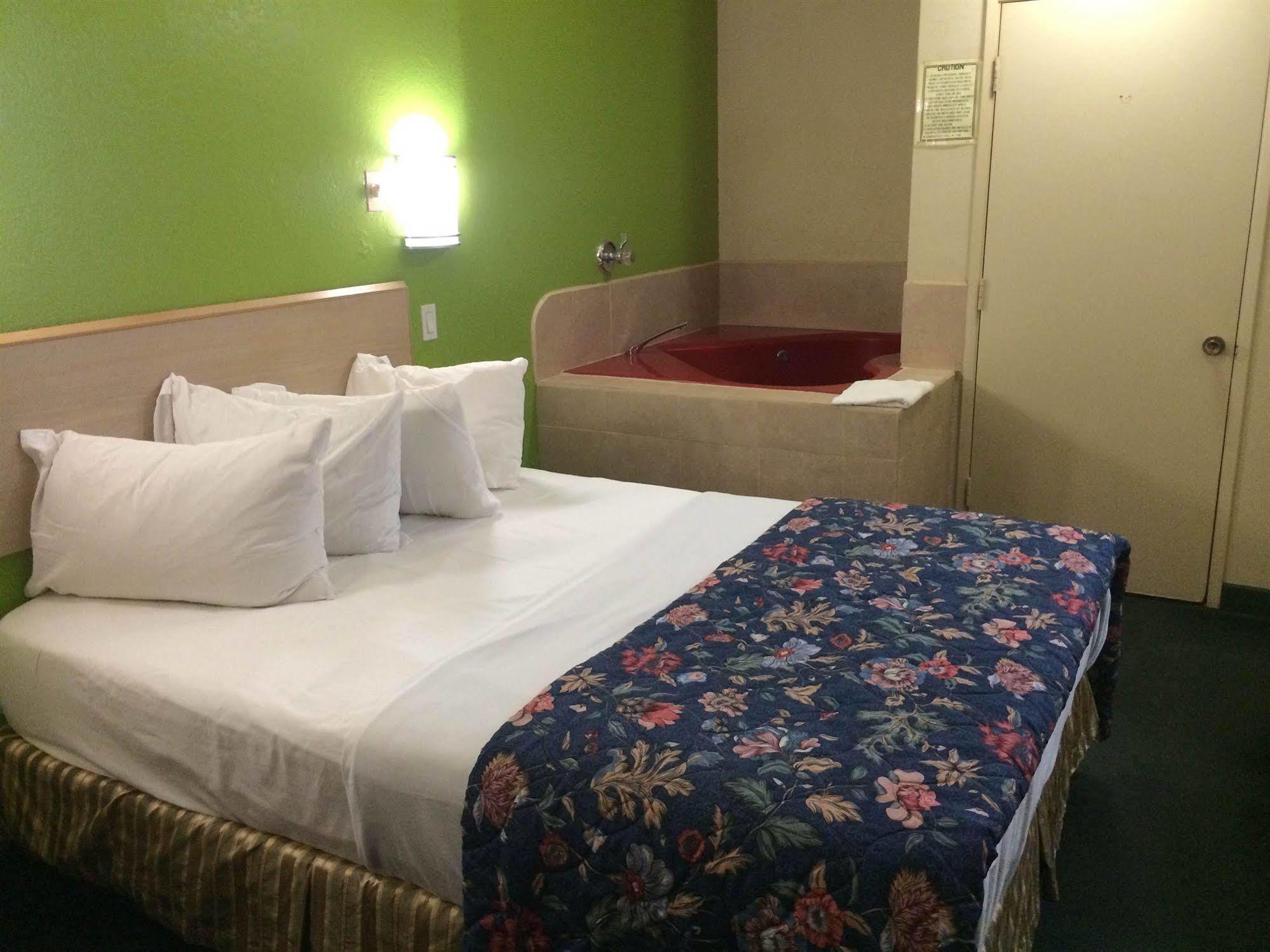 California Inn Hotel And Suites Adelanto Us 395 Extérieur photo